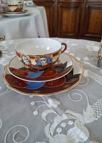 Altın İşlemeli Koyu Desenli Tabak ve Fincan Seti - Görsel 7