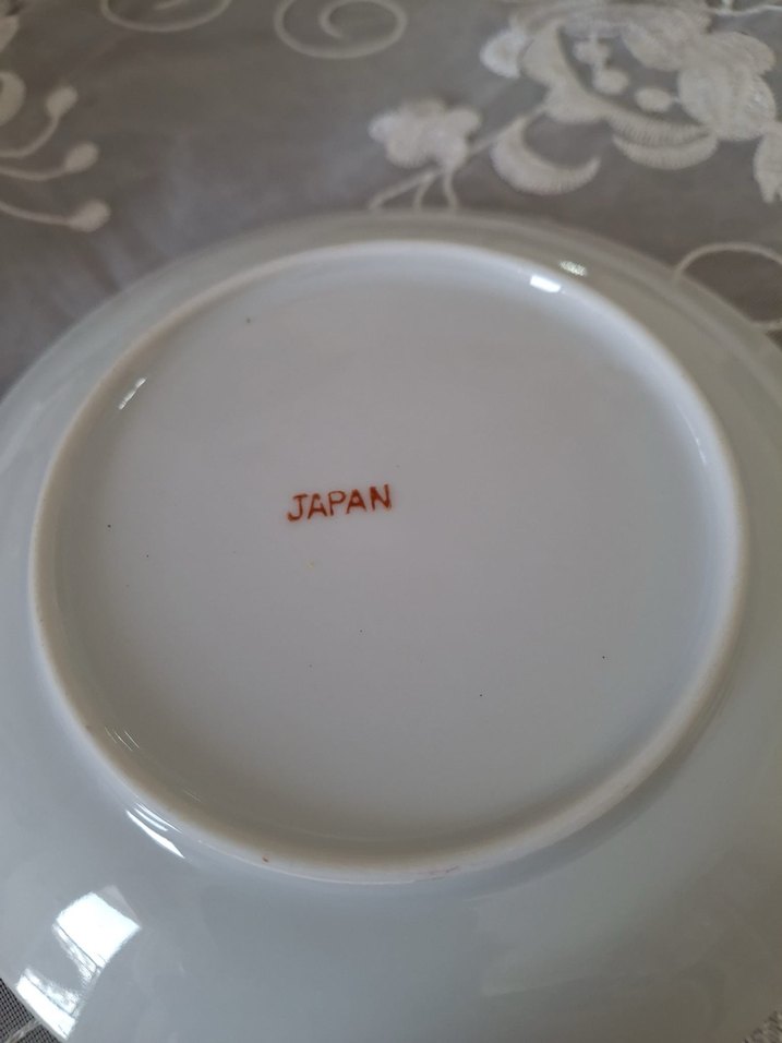 Altın İşlemeli Koyu Desenli Tabak ve Fincan Seti - Görsel 4