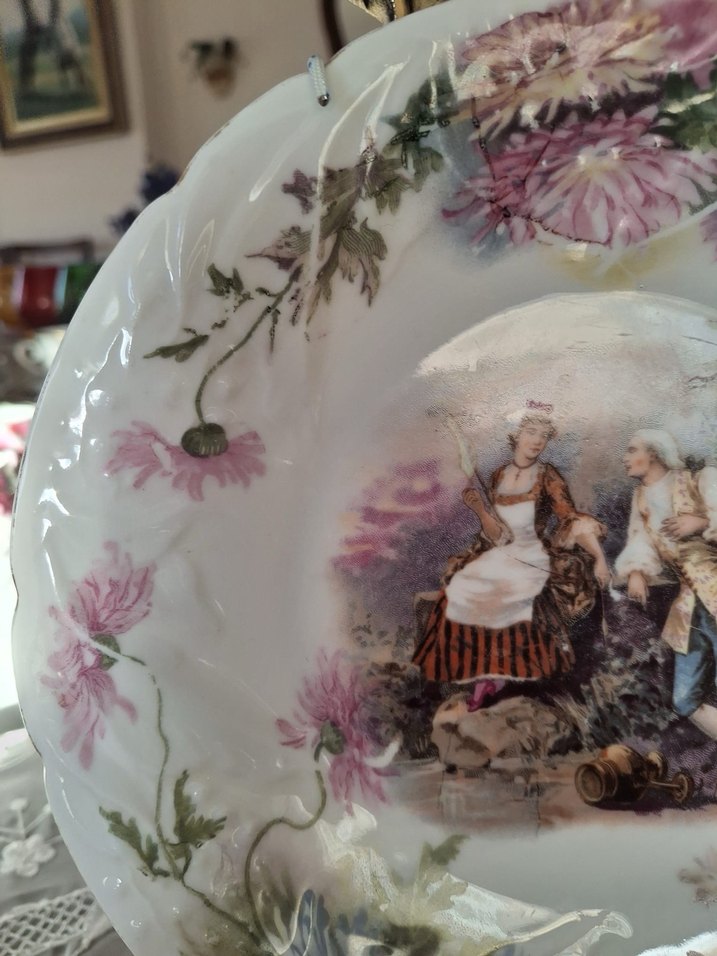 Pastel Renkli Beyaz Figürlü Dekoratif Tabak - Görsel 3