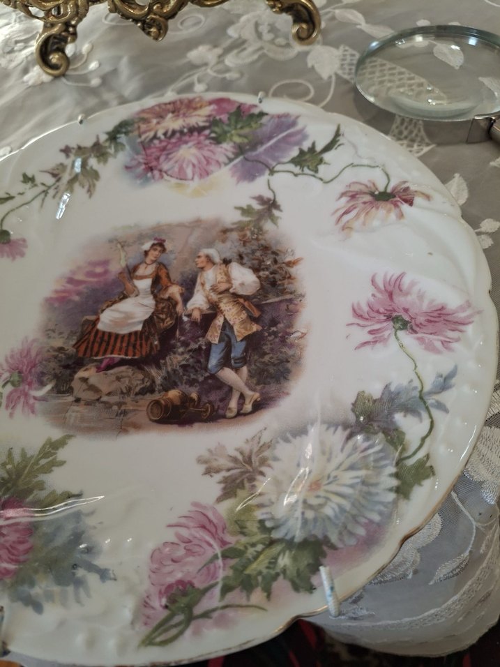 Pastel Renkli Beyaz Figürlü Dekoratif Tabak - Görsel 2