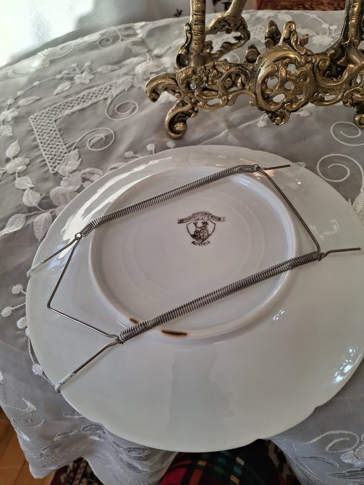 Pastel Renkli Beyaz Figürlü Dekoratif Tabak - Görsel 5