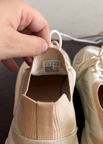 Adidas Ozelia Ayakkabı 45/5 Numara
Orjinal - Görsel 5