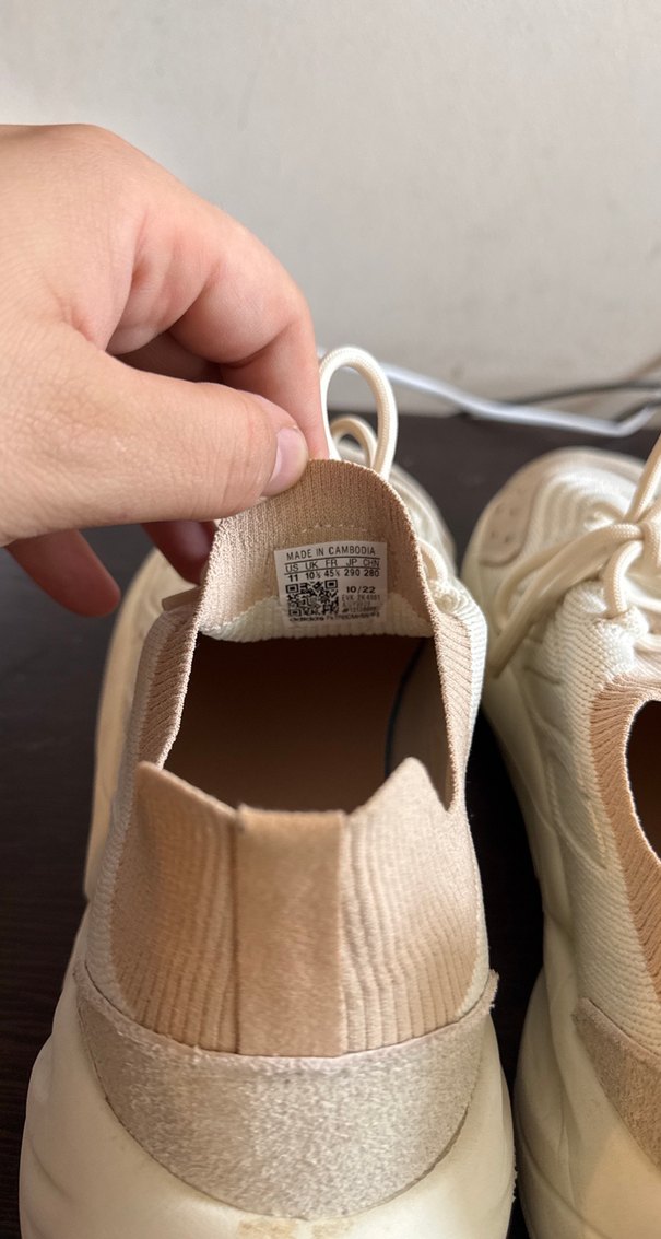 Adidas Ozelia Ayakkabı 45/5 Numara
Orjinal - Görsel 5