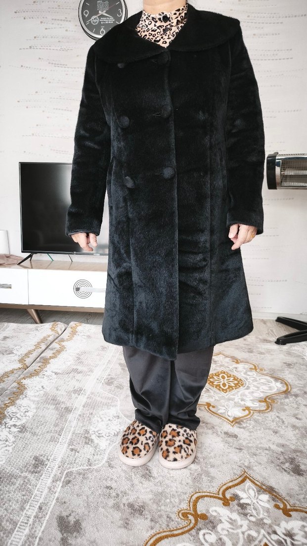 Siyah Kadın Uzun Kürk Detaylı Kaban - Görsel 5