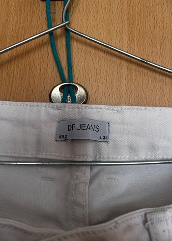 Düğmeli Beyaz Kadın Midi Boy Kot Pantolon - Görsel 2