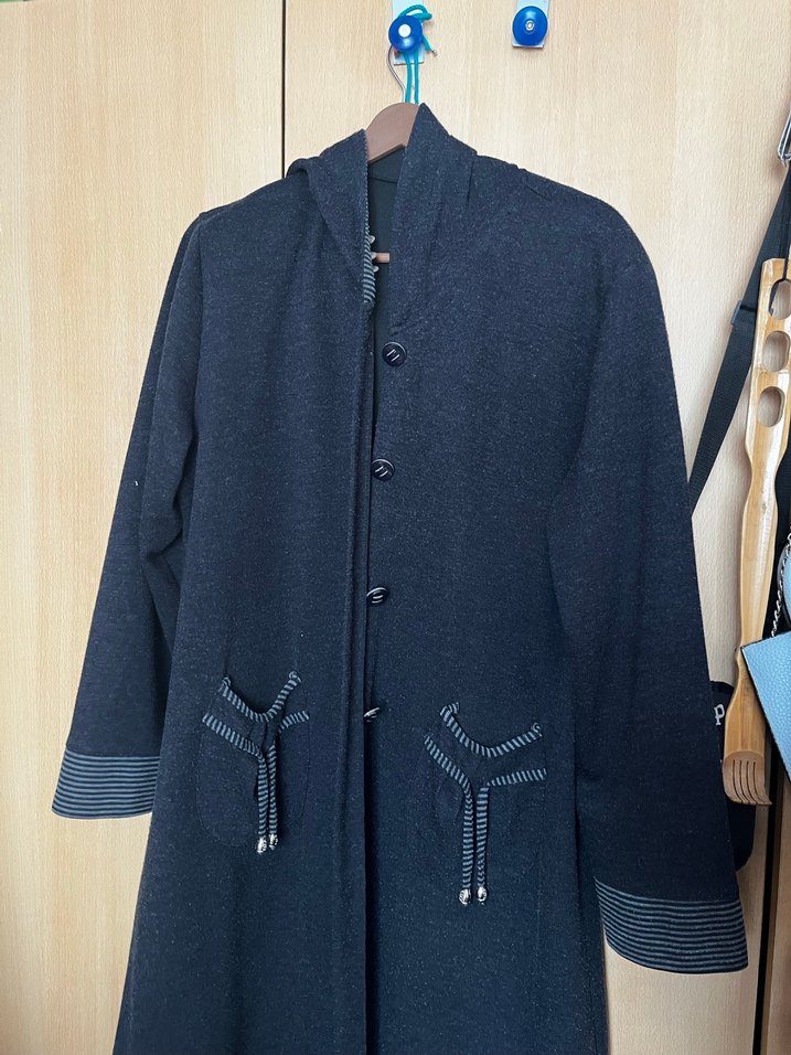 Düğmeli Uzun Gri Kadın Kaban - Görsel 3