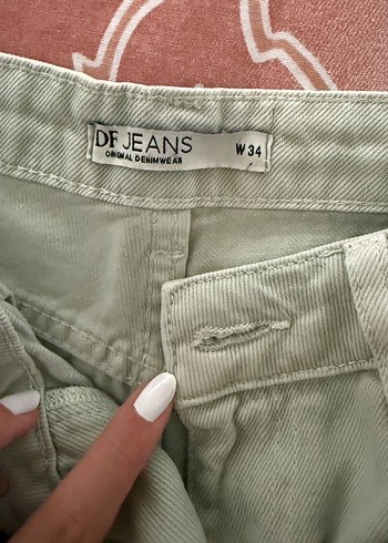 Bej Renkli Düğmeli Kadın Denim Şort - Görsel 2