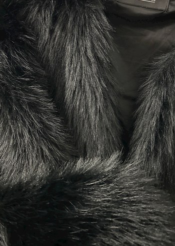 Kadın Siyah Kürk Detaylı Midi Mont - Görsel 3