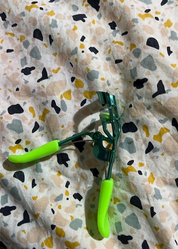 Yeşil Kirpik Kıvırıcı - Görsel 3