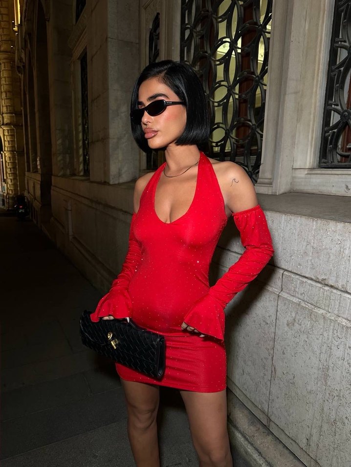 S
M
L
Bedenler mevcut 
Kırmızı Parlak Deri Mini Elbise - Görsel 3