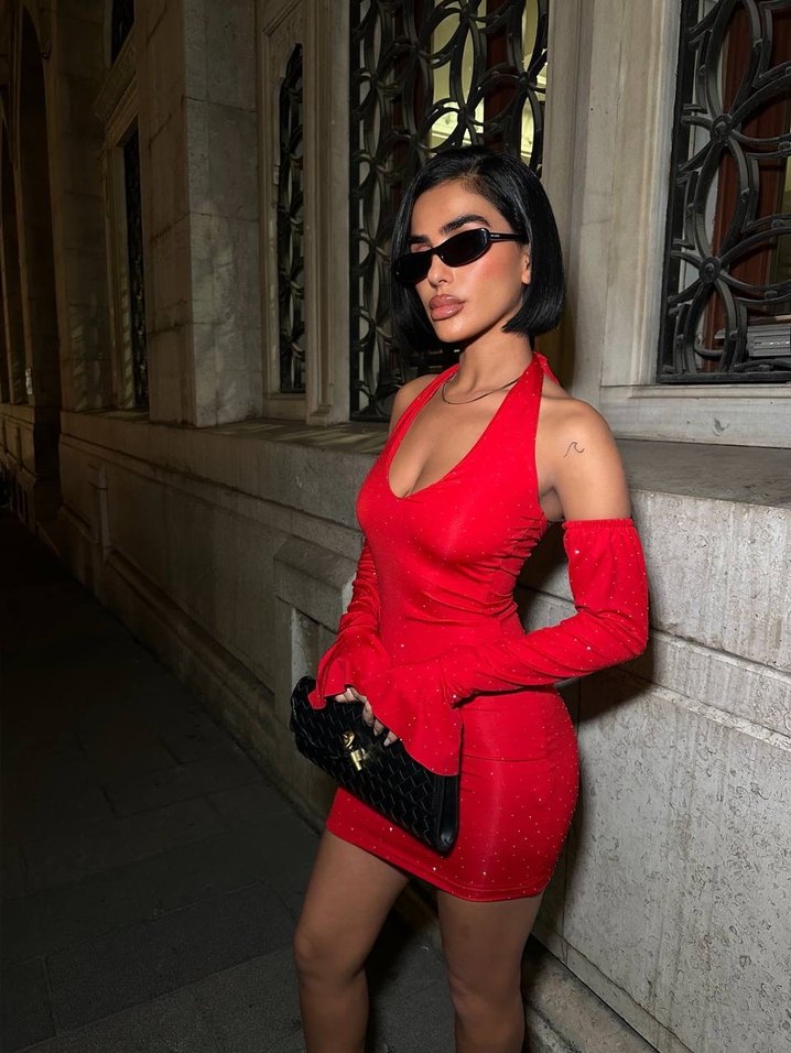 S
M
L
Bedenler mevcut 
Kırmızı Parlak Deri Mini Elbise - Görsel 5