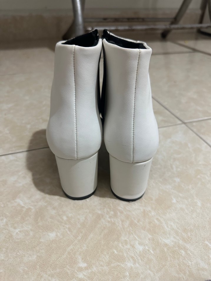 Beyaz Deri Stiletto Topuklu Kadın Bot - Görsel 3