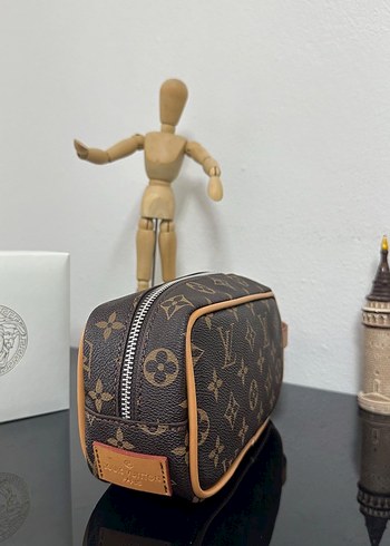 Louis Vuitton Taba Erkek El Çantası - Görsel 4
