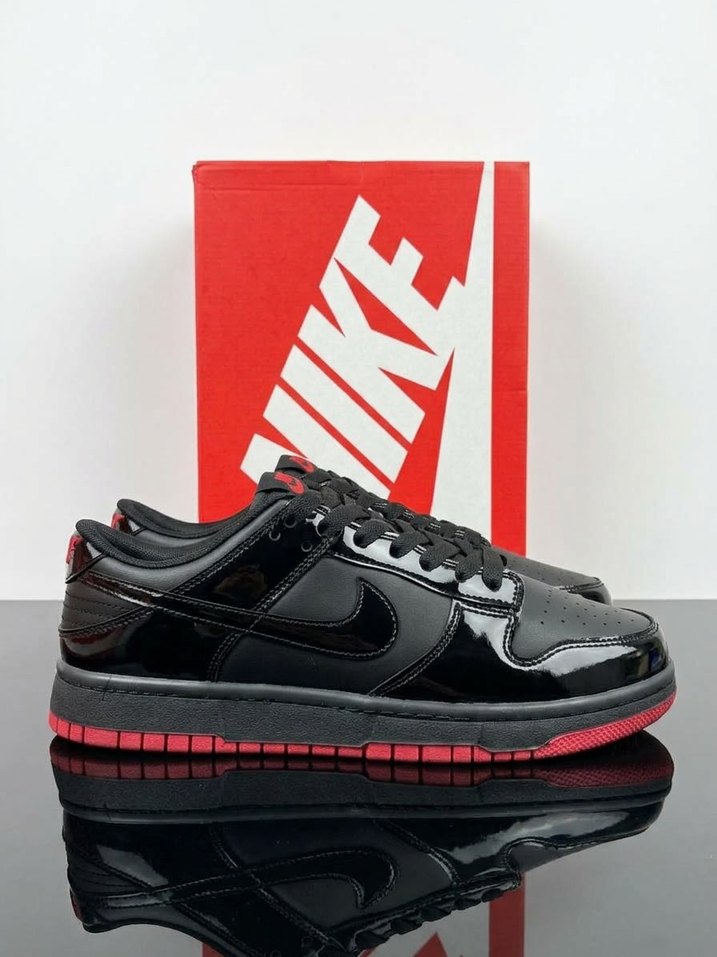 Nike Siyah Kırmızı Detaylı Sneaker — görsel 2/4