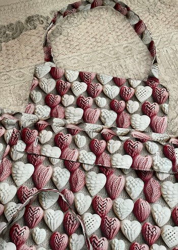 Bordo ve Beyaz Nakışlı Mutfak Önlüğü Takımı - Görsel 2