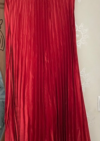 Kırmızı Pileli Kadın Uzun Etek - Görsel 2