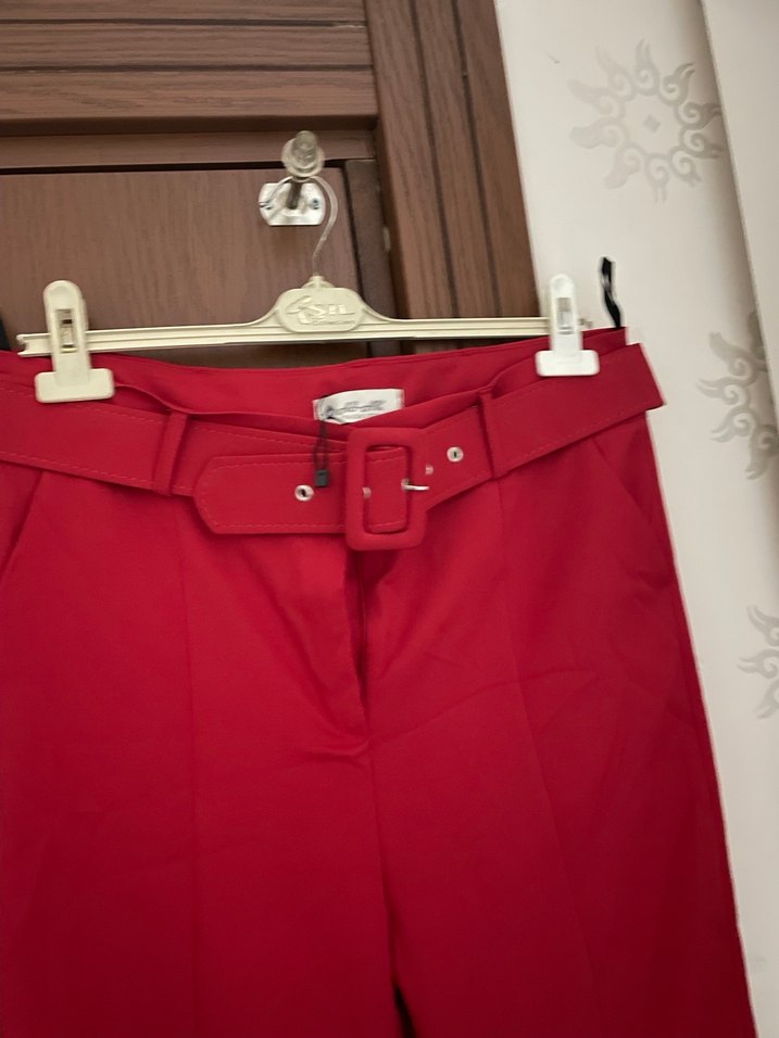 Kadın Kemerli Kırmızı Midi Kumaş Pantolon - Görsel 3
