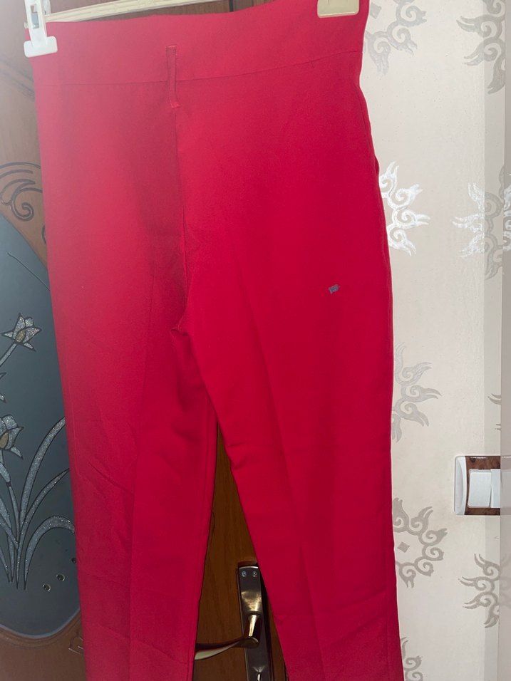 Kırmızı Pilili Kadın Kumaş Pantolon - Görsel 3