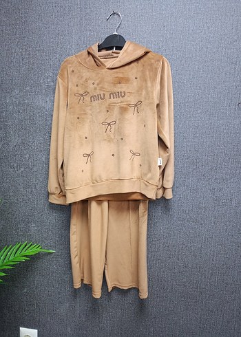 Kız Çocuk Kahverengi Kapüşonlu Sweatshirt ve Eşofman kadife - Görsel 2
