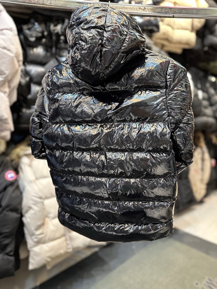 Moncler Siyah Kapüşonlu Erkek Çocuk Mont - Görsel 4