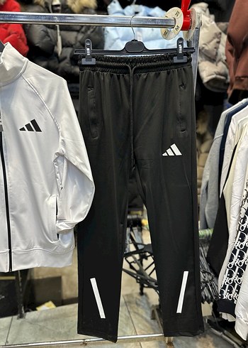 Erkek Beyaz Fermuarlı Sweatshirt ve Siyah Eşofman Altı - Görsel 3