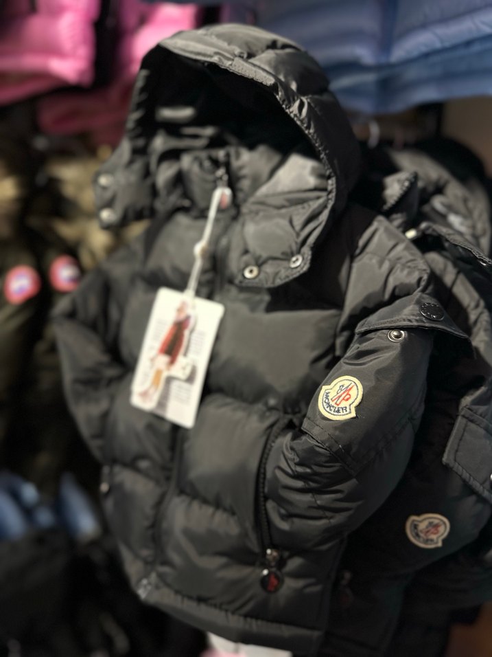 Siyah Kapüşonlu Erkek Çocuk Mont - Görsel 2