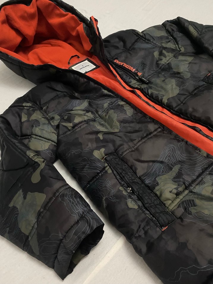 Kapüşonlu Kamuflaj Desenli Erkek Çocuk Mont - Görsel 3