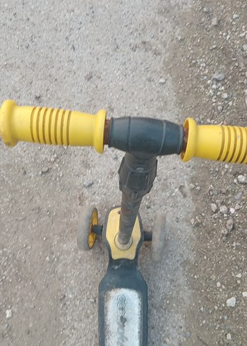 Sarı ve siyah Çocuk Scooterı - Görsel 3