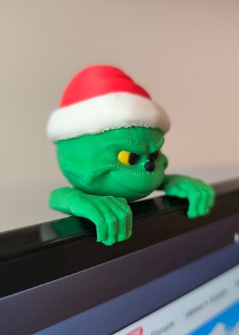 Monitöre tutunan grinch - Görsel 2