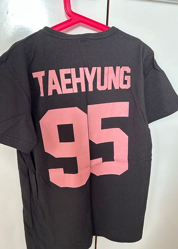 Kızlar İçin Siyah BTS Baskılı Tişört - Görsel 2