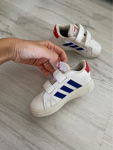23 Beden Adidas ayakkabı