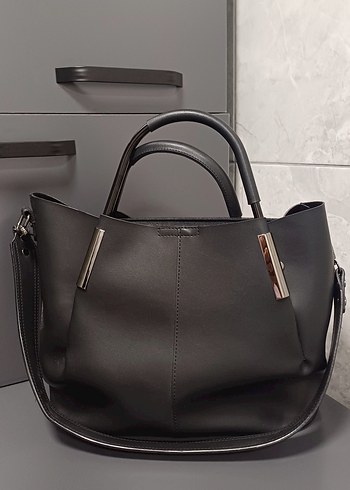 Siyah Deri Kadın Çanta Püsküllü - Görsel 2