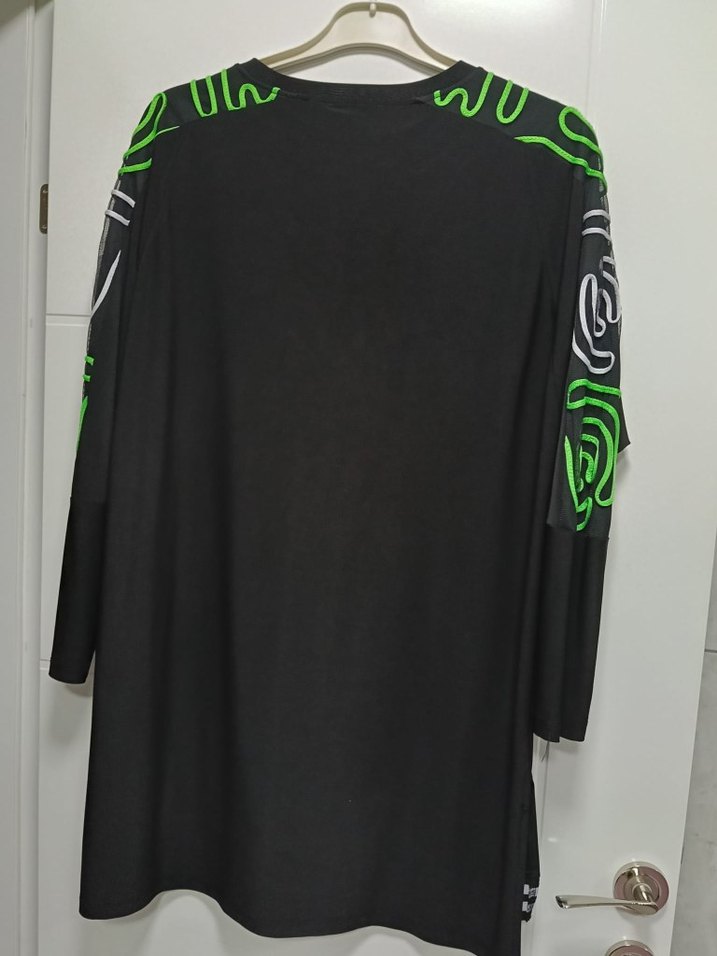 Kadın desenli tunik - Görsel 4