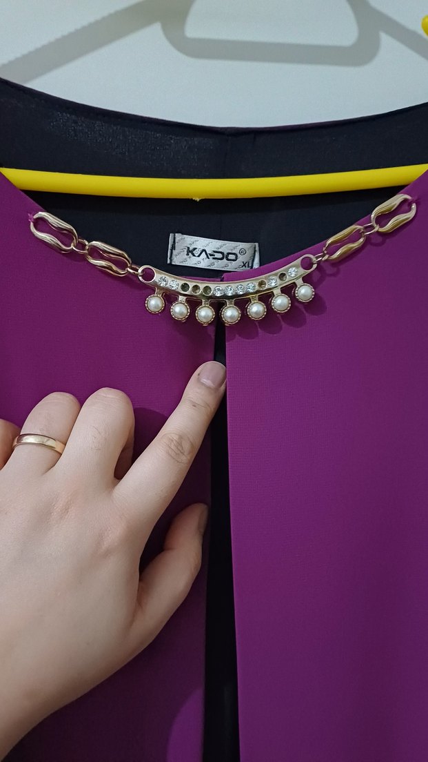 Mor ve siyah renkli pelerinli elbise - Görsel 4