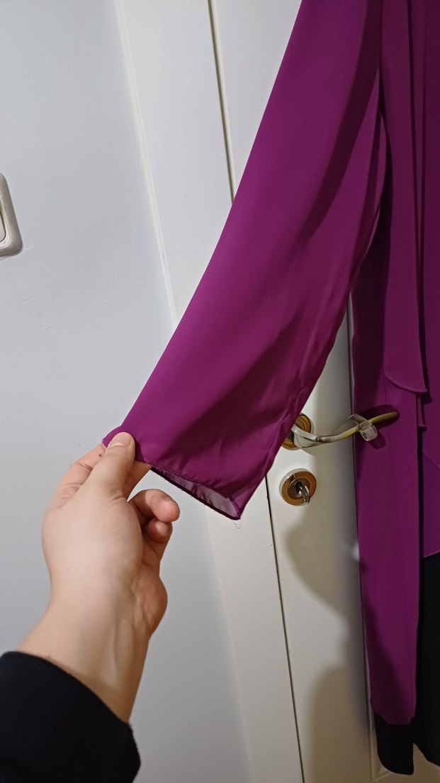 Mor ve siyah renkli pelerinli elbise - Görsel 2