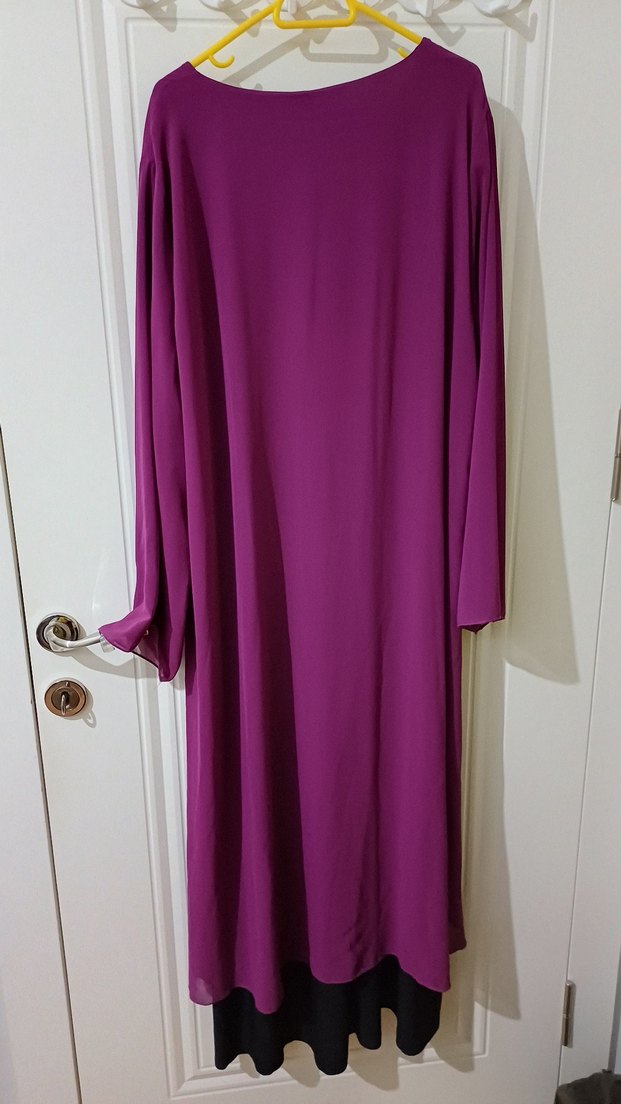 Mor ve siyah renkli pelerinli elbise - Görsel 5