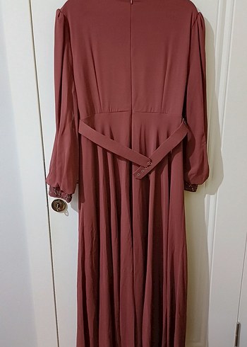 Gü kurusu İşlemeli Yüksek Yaka Uzun Abiye Elbise - Görsel 5