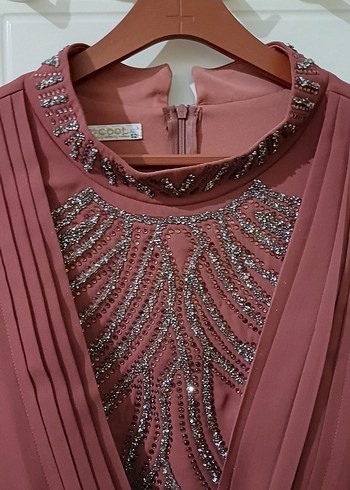 Gü kurusu İşlemeli Yüksek Yaka Uzun Abiye Elbise - Görsel 3