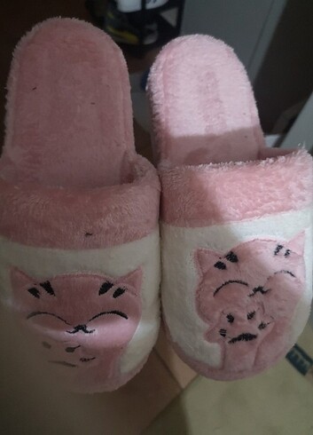 Pembe Kedili Terlik 
