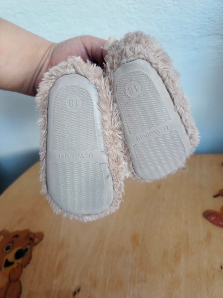 erkek çoraplı Çocuk Bej Peluş Ev Terliği - Görsel 3