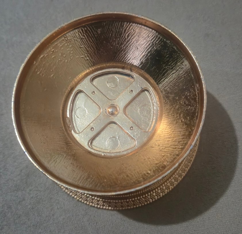 Desenli Parlak Altın Renkli Tabak - Görsel 2