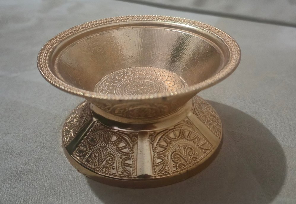 Desenli Parlak Altın Renkli Tabak - Görsel 3