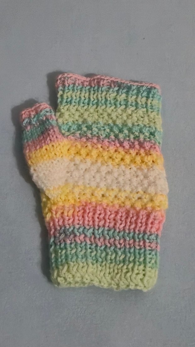 Renkli Yarım Parmak Örgü Eldiven - Görsel 4