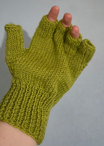 Yeşil Yarım Parmak Örgü Eldiven - Görsel 2