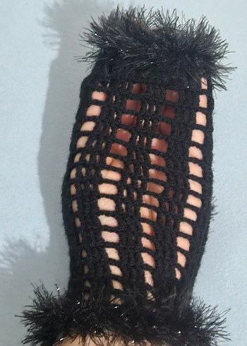 Kadın Siyah Parmaksız Yün Eldiven - Görsel 3