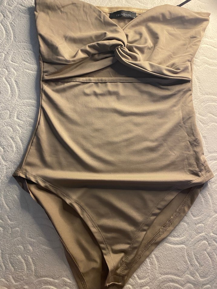 Trendyolmilla straplez esnek çıtçıtlı örme body - Görsel 3