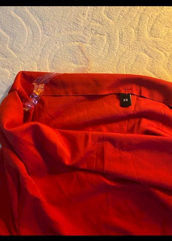 Asimetrik yaka kırmızı elbise - Görsel 3