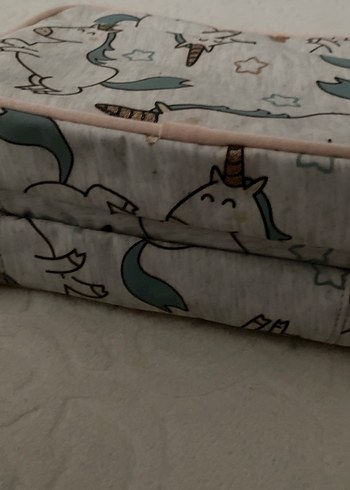 Oysho unicorn makyaj çantası - Görsel 5