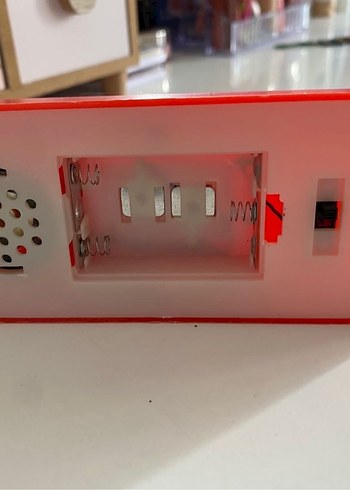 Kırmızı Tabanlı Sevgili Figürü Müzik Çalar - Görsel 3