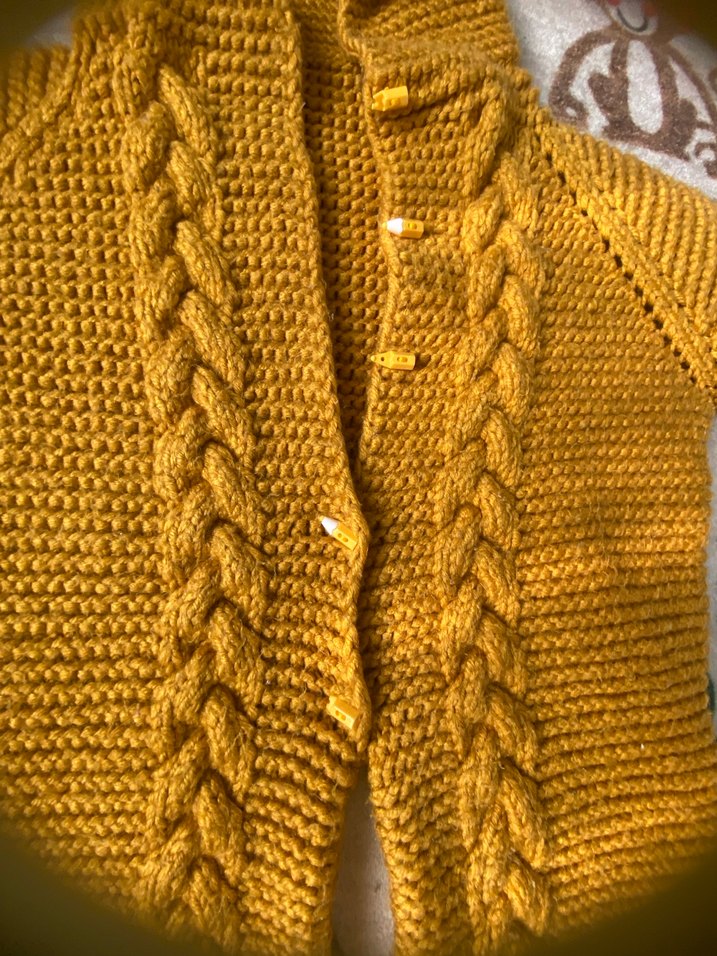 Kapüşonlu Sarı Örgü Bebek Tulumu - Görsel 2